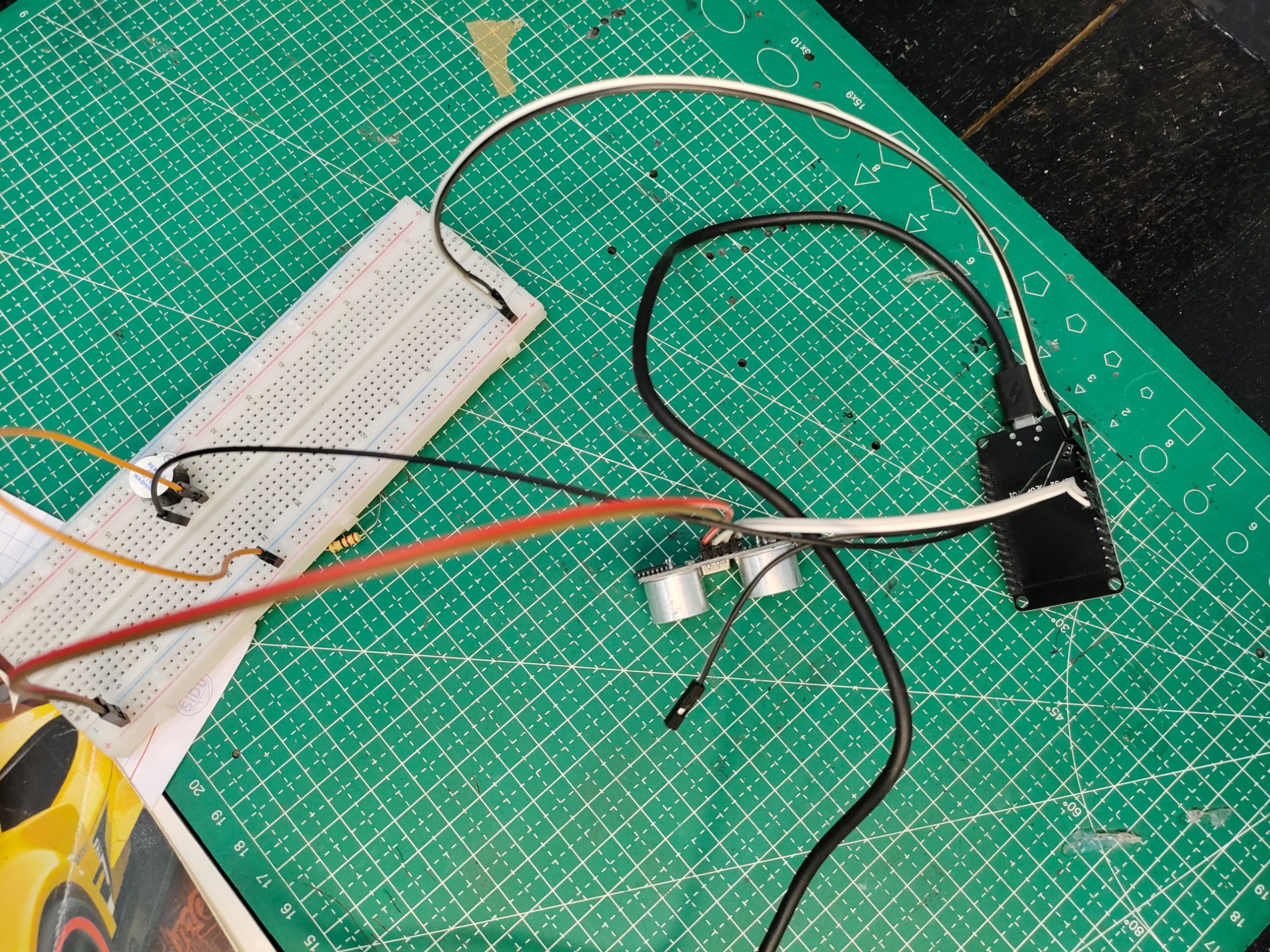 Easy Way! Pembuatan Sensor Parkir Mobil dengan ESP32 dan Sensor Ultrasonic