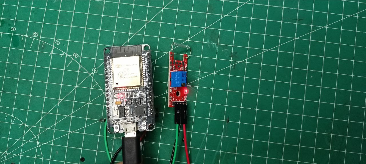 Cara menghubungkan Sensor Magnet ESP32