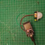 Menggunakan Sensor PIR dengan ESP32 Deteksi Gerakan Sederhana